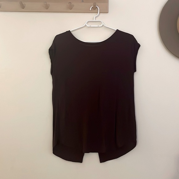 Aritzia Wilfred Free Burgundy Tee - Picture 1 of 4